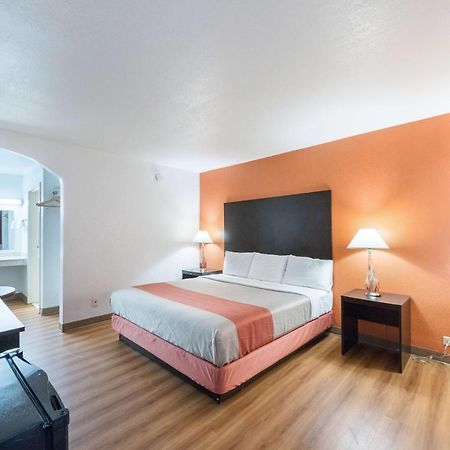 Motel 6 San Antonio Tx I10 West מראה חיצוני תמונה
