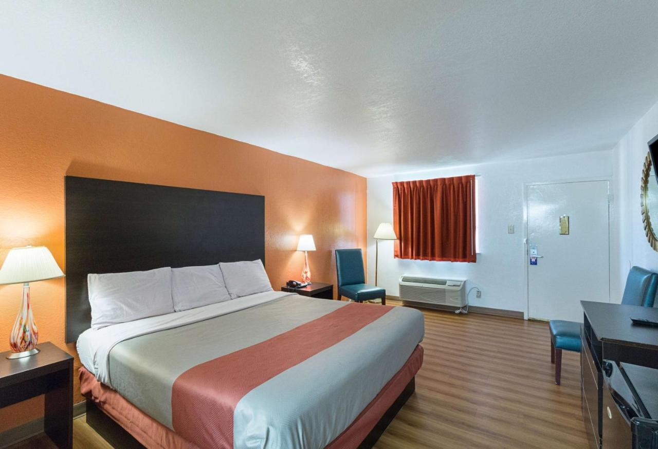 Motel 6 San Antonio Tx I10 West מראה חיצוני תמונה