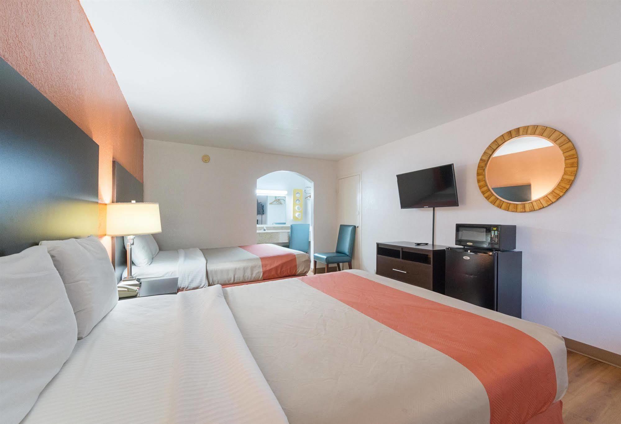Motel 6 San Antonio Tx I10 West מראה חיצוני תמונה