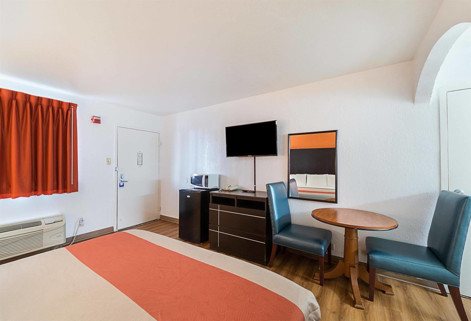 Motel 6 San Antonio Tx I10 West מראה חיצוני תמונה