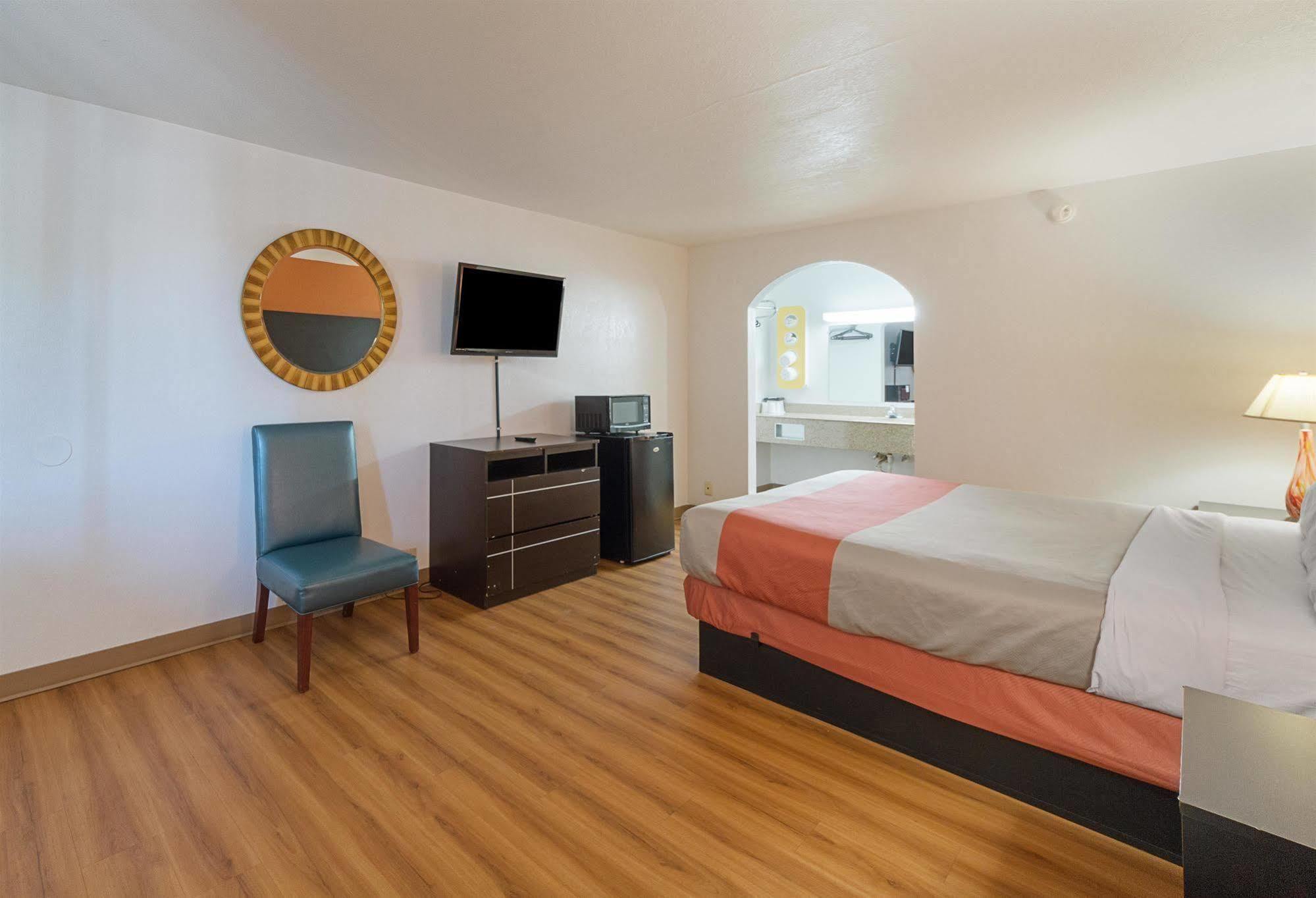Motel 6 San Antonio Tx I10 West מראה חיצוני תמונה