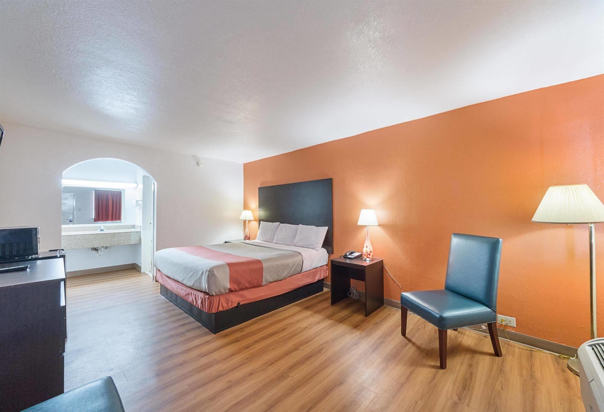 Motel 6 San Antonio Tx I10 West מראה חיצוני תמונה