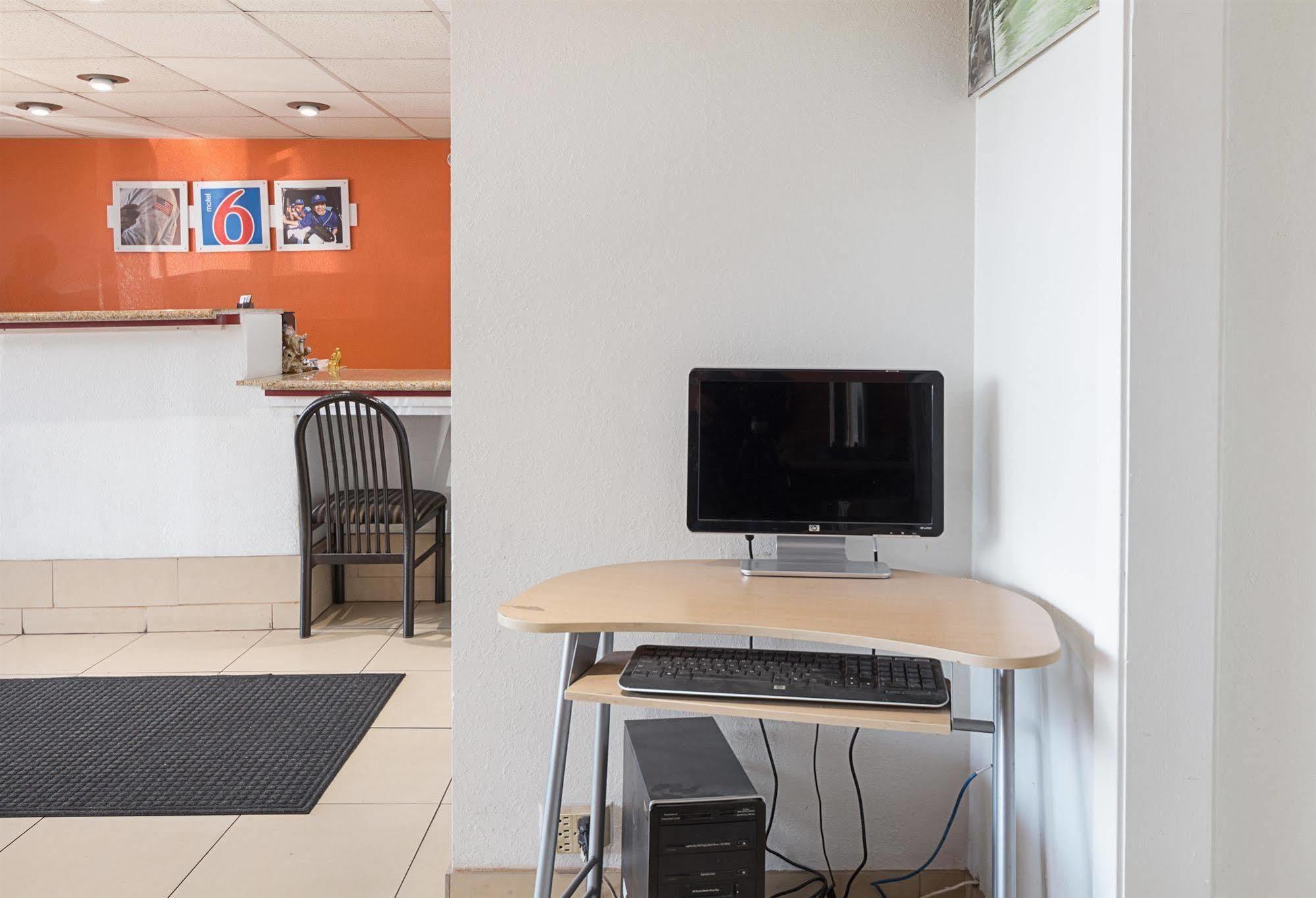 Motel 6 San Antonio Tx I10 West מראה חיצוני תמונה