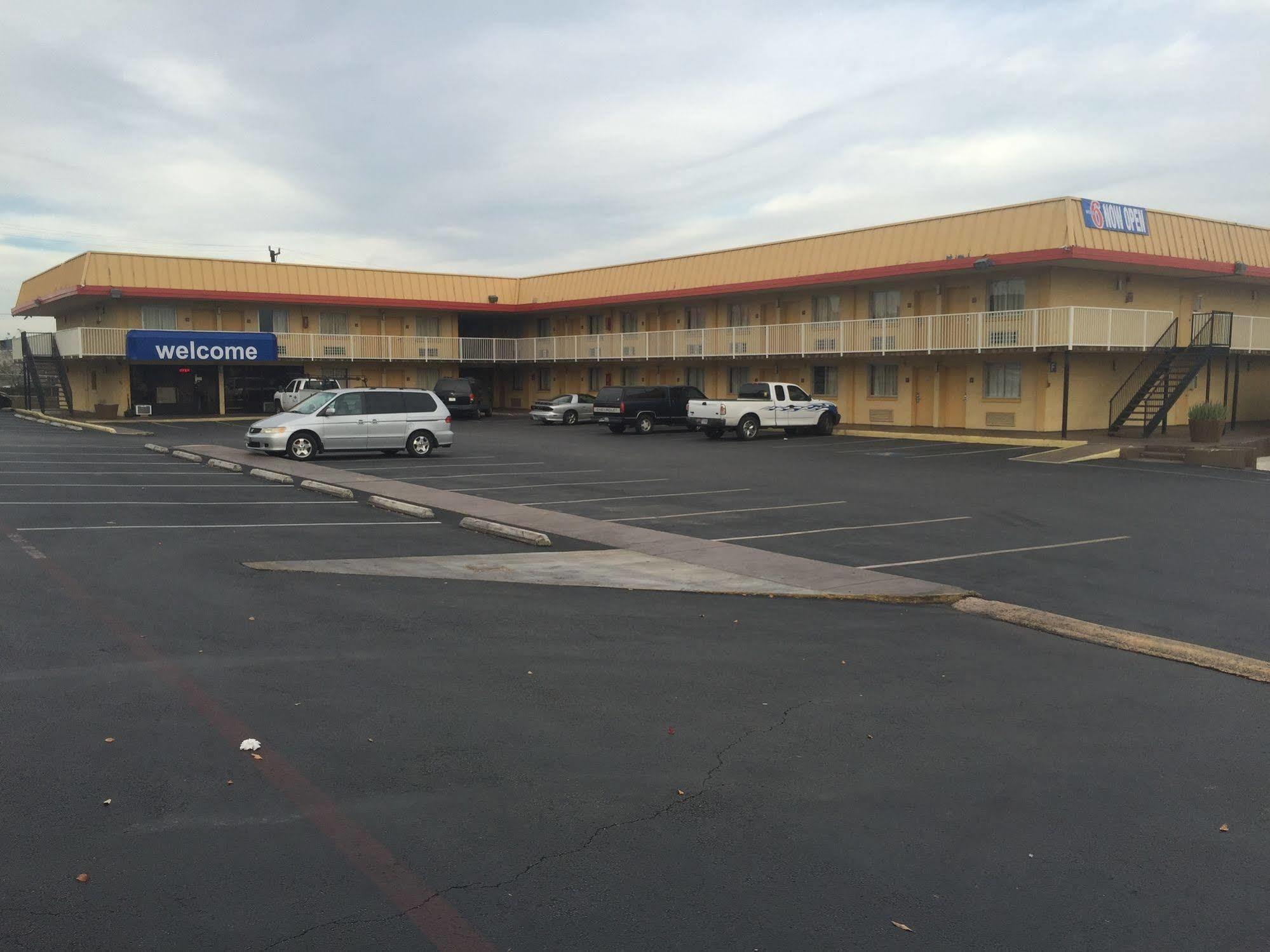 Motel 6 San Antonio Tx I10 West מראה חיצוני תמונה