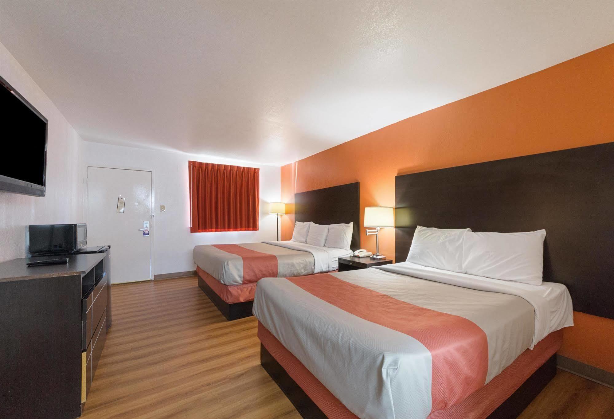 Motel 6 San Antonio Tx I10 West מראה חיצוני תמונה